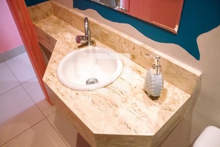 Casa à venda com 200m², 3 quartos e 1 vaga Casa à venda com 200m², 3 quartos e 1 vagaLavabo