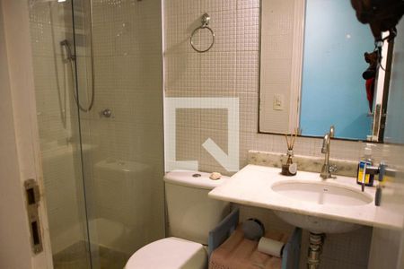 Casa à venda com 200m², 3 quartos e 1 vaga Casa à venda com 200m², 3 quartos e 1 vagaBanheiro