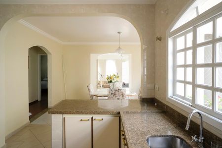 Casa à venda com 400m², 5 quartos e 6 vagasCozinha