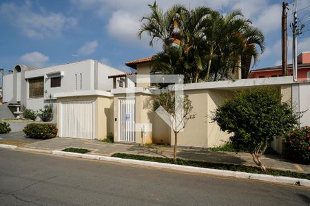 Casa à venda com 400m², 5 quartos e 6 vagasFachada