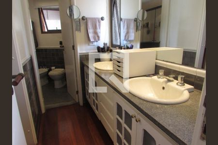 Banheiro da Suíte 1 de apartamento à venda com 4 quartos, 251m² em Paineiras do Morumbi, São Paulo