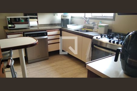 Apartamento à venda com 251m², 4 quartos e 3 vagasCozinha