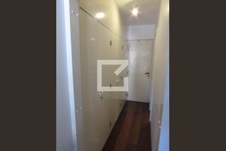 Apartamento à venda com 251m², 4 quartos e 3 vagasCloset da suíte 3