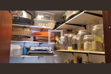 Apartamento à venda com 251m², 4 quartos e 3 vagasDespensa