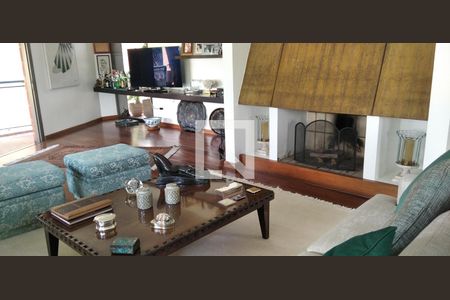 Apartamento à venda com 251m², 4 quartos e 3 vagasSala