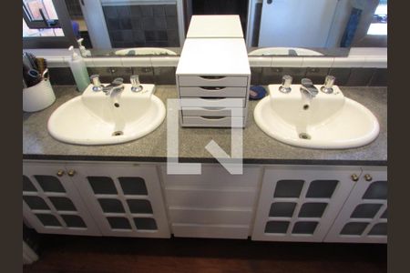 Banheiro da Suíte 1 de apartamento à venda com 4 quartos, 251m² em Paineiras do Morumbi, São Paulo