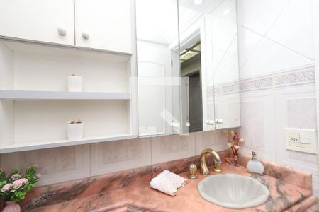 Apartamento à venda com 107m², 4 quartos e 2 vagasBanheiro Social