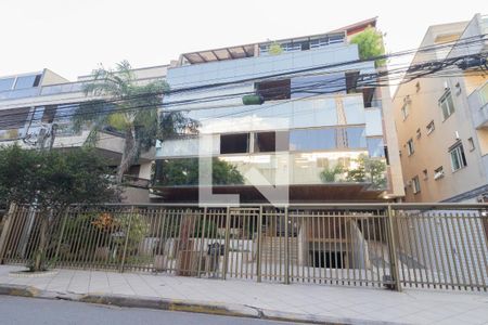 Apartamento à venda com 93m², 3 quartos e 2 vagas Apartamento à venda com 93m², 3 quartos e 2 vagasFachada