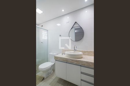 Banheiro da Suite de casa à venda com 4 quartos, 174m² em Vila Scarpelli, Santo André