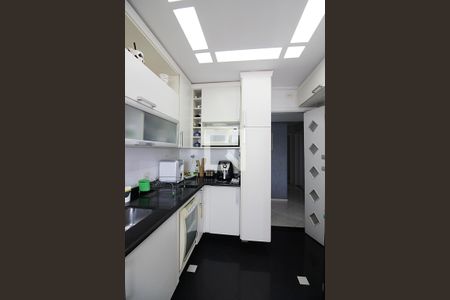 Apartamento à venda com 96m², 3 quartos e 2 vagasCozinha