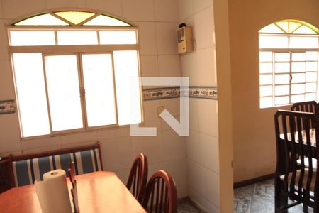 Casa à venda com 257m², 5 quartos e 5 vagascozinha