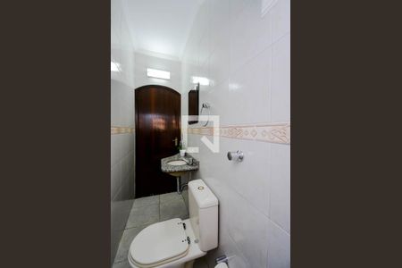 Casa à venda com 198m², 3 quartos e 5 vagasBanheiro de Serviço