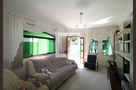 Sala de casa para alugar com 2 quartos, 220m² em Vila Constanca, São Paulo