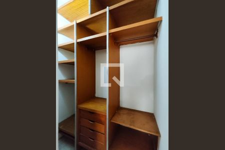 Apartamento à venda com 84m², 2 quartos e 1 vaga Apartamento à venda com 84m², 2 quartos e 1 vagaCloset do quarto 2