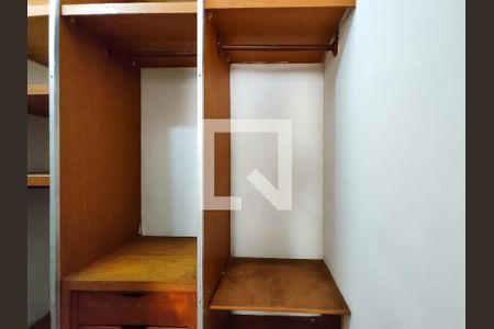 Apartamento à venda com 84m², 2 quartos e 1 vaga Apartamento à venda com 84m², 2 quartos e 1 vagaCloset do quarto 2