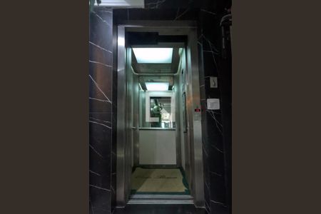 Apartamento para alugar com 148m², 3 quartos e 2 vagasEntrada Privativa do Apartamento para o Elevador