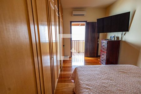 Casa à venda com 259m², 4 quartos e 2 vagasQuarto 3 / Suíte