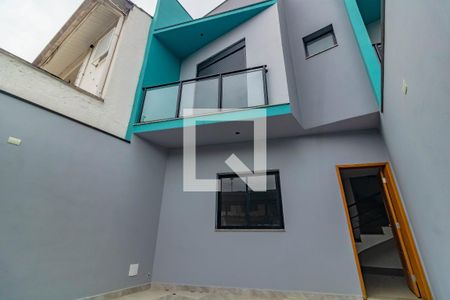 Casa à venda com 130m², 3 quartos e 2 vagasFachada
