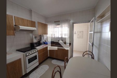Cozinha de apartamento para alugar com 3 quartos, 120m² em Vila Pompéia, São Paulo