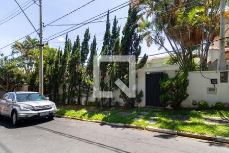 Casa de condomínio à venda com 1080m², 4 quartos e 6 vagasFachada