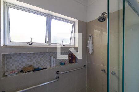 Casa de condomínio à venda com 1080m², 4 quartos e 6 vagasBanheiro da suíte 1