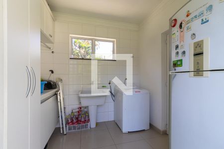 Casa de condomínio à venda com 1080m², 4 quartos e 6 vagasÁrea de serviço