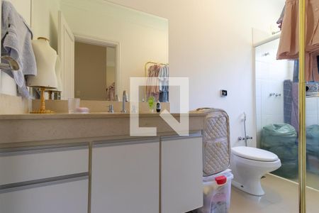 Casa de condomínio à venda com 1080m², 4 quartos e 6 vagasBanheiro da suíte 4