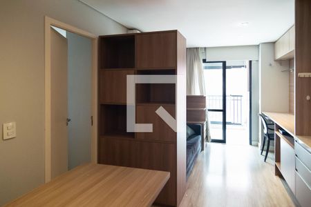Sala / Cozinha de apartamento para alugar com 1 quarto, 38m² em Centro Histórico de São Paulo, São Paulo