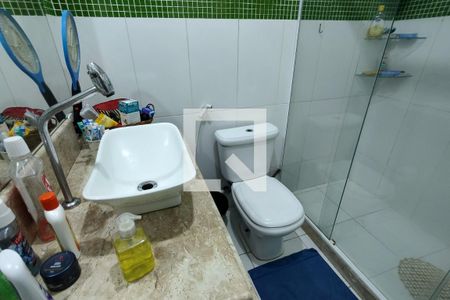 Casa de condomínio à venda com 104m², 2 quartos e 3 vagasBanheiro