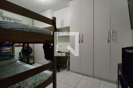 Casa de condomínio à venda com 104m², 2 quartos e 3 vagasQuarto 2 - Armários
