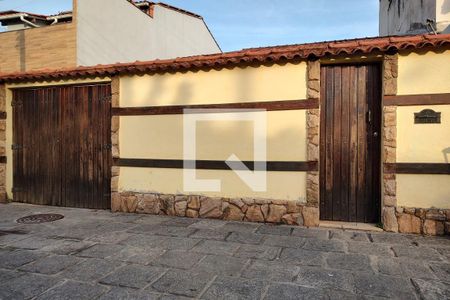 Casa de condomínio à venda com 104m², 2 quartos e 3 vagasFachada