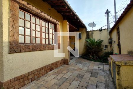 Casa de condomínio à venda com 104m², 2 quartos e 3 vagasQuintal
