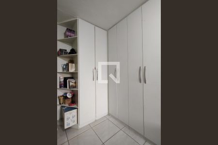 Casa de condomínio à venda com 104m², 2 quartos e 3 vagasQuarto 1 - Armários