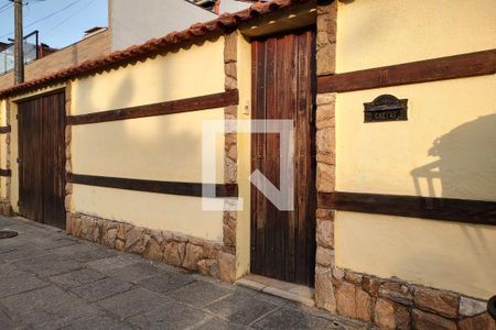 Casa de condomínio à venda com 104m², 2 quartos e 3 vagasFachada