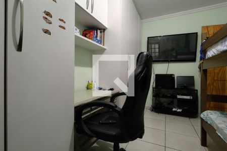 Casa de condomínio à venda com 104m², 2 quartos e 3 vagasQuarto 2 - Armários