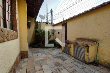 Casa de condomínio à venda com 104m², 2 quartos e 3 vagasQuintal