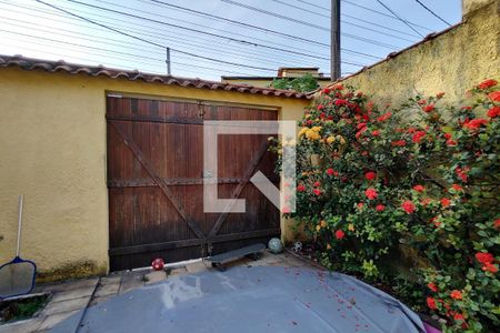 Casa de condomínio à venda com 104m², 2 quartos e 3 vagasQuintal