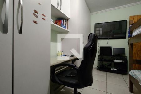Casa de condomínio à venda com 104m², 2 quartos e 3 vagasQuarto 2 - Armários