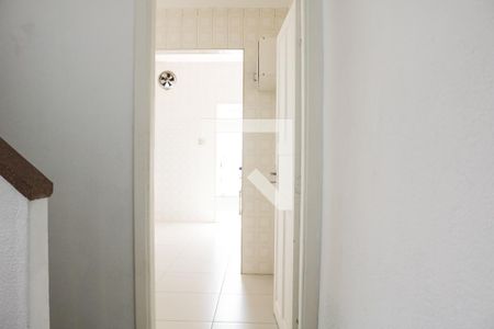 Casa à venda com 100m², 2 quartos e 4 vagasCorredor 