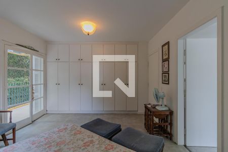 Casa à venda com 330m², 3 quartos e 2 vagassuite 2