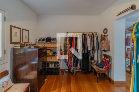 Casa à venda com 330m², 3 quartos e 2 vagasCloset