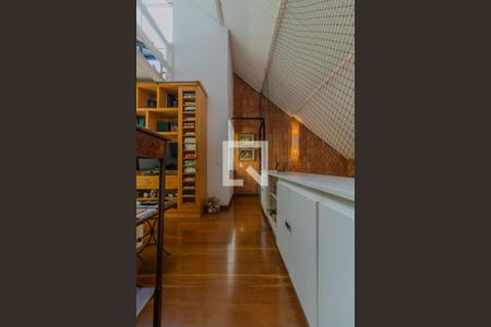 Casa à venda com 330m², 3 quartos e 2 vagasSala de TV