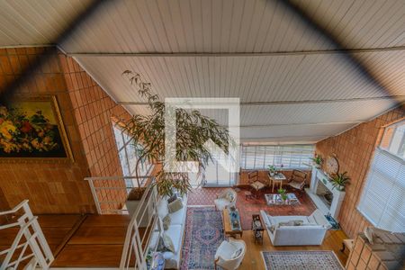 Casa à venda com 330m², 3 quartos e 2 vagasSala de TV