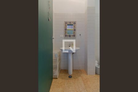 Casa à venda com 330m², 3 quartos e 2 vagasBanheiro de Serviço