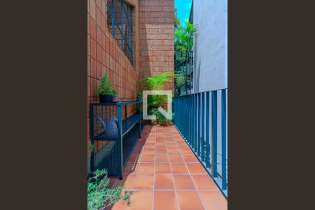 Varanda de casa à venda com 3 quartos, 330m² em Jardim Viana, São Paulo