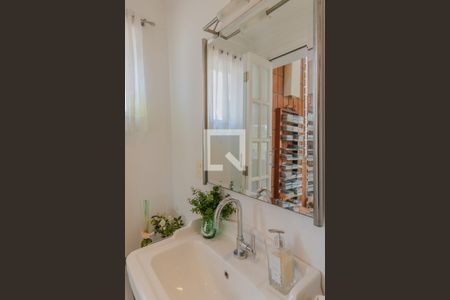 Casa à venda com 330m², 3 quartos e 2 vagasBanheiro de Serviço