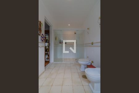 Casa à venda com 330m², 3 quartos e 2 vagasBanheiro da Suíte 1