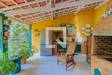 Casa à venda com 330m², 3 quartos e 2 vagasÁrea comum - Churrasqueira