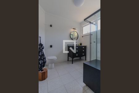 Casa à venda com 330m², 3 quartos e 2 vagasBanheiro da Suíte 3