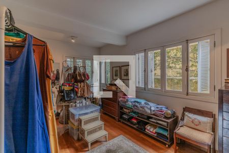 Casa à venda com 330m², 3 quartos e 2 vagasCloset